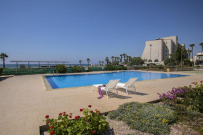 Larnaca Sunshore Beachfront Suite, Voroklini